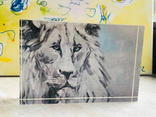 Load image into Gallery viewer, Der weise Löwe - 10 x 15 cm - ein hochwertiger Acrylblock